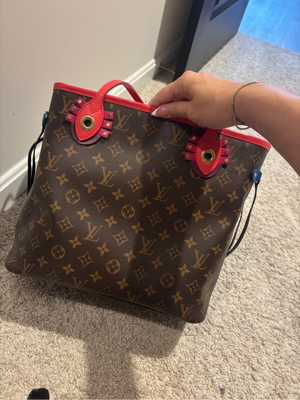 Limited Edition Louis Vuitton Brown Monogram Tote with Red Trim - Picture 4 of 9
